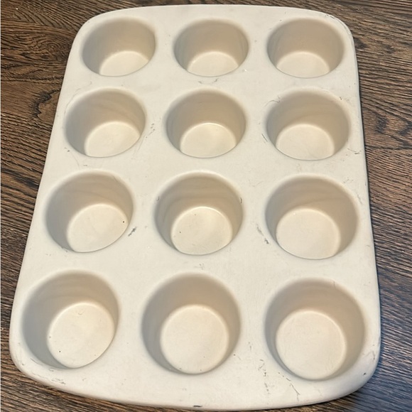 Pampered Chef Other - Pampered Chef Stoneware Baking Muffin Pan